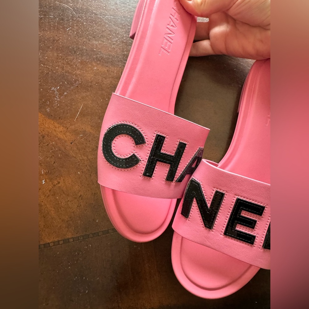 Chanel slides - Picture 10 of 15